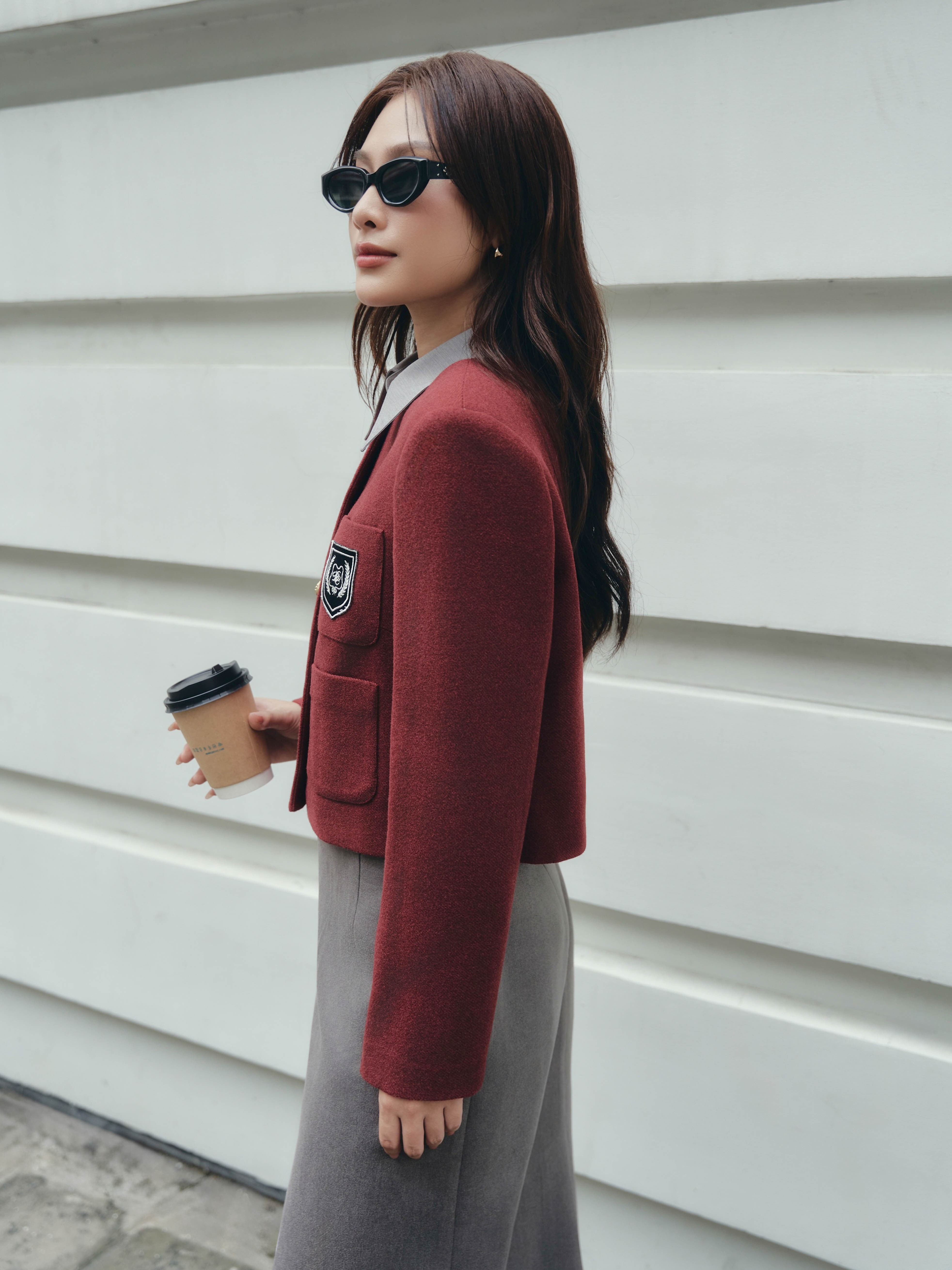 Áo vest dạ cổ tròn túi thêu logo